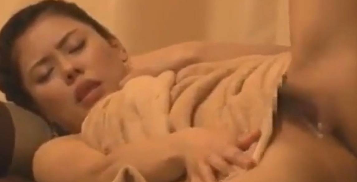 スレンダーな素人人妻をホテルに連れ込んで飲み&rarr;ほろ酔いセックスからまんこに中出し