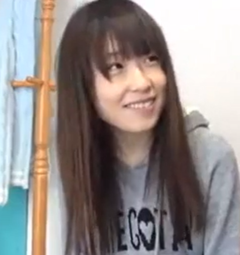 緩めファッションの素人巨乳女子を捕まえてセックス！腕を掴まれて激しくバックで突かれる